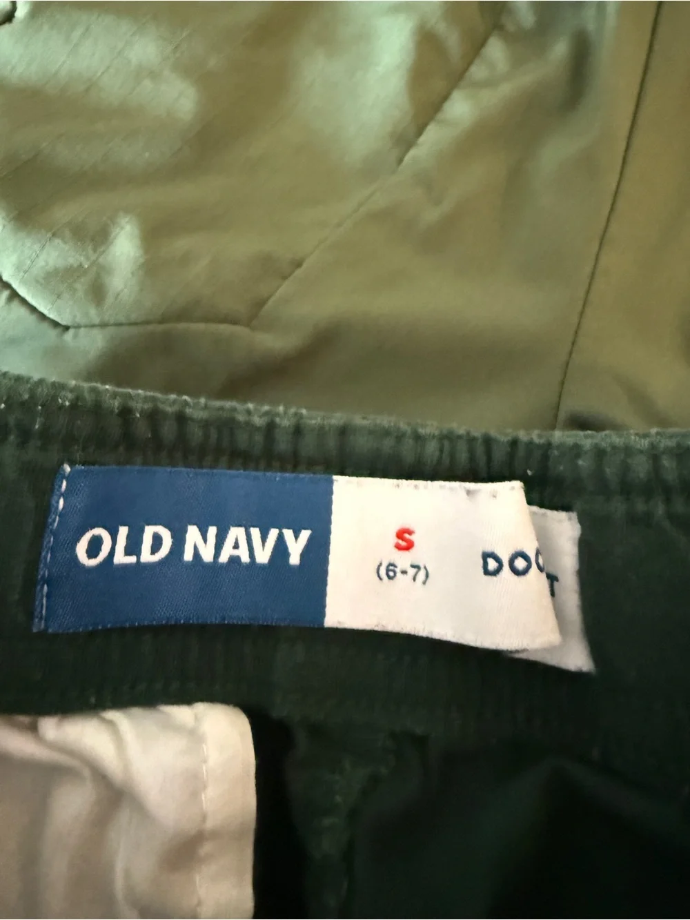 Old Navy Kids Shorts — Green, Dark Green, Tan, Blue size S (6-7) (4 pair)